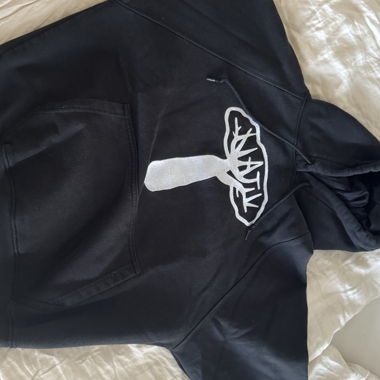 Schwarzer Stick Nativ Hoodie