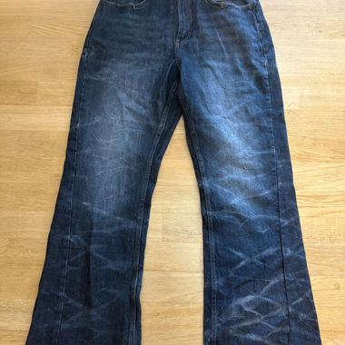 Jeans mit weitem Bein