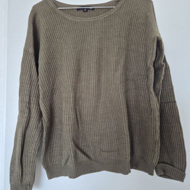Olivegrüner Pulli