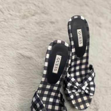 Tacchi Guess a Quadretti