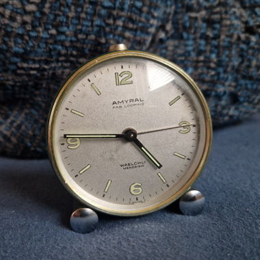 AMYRAL Fab. Looping - Schweizer Vintage Wecker