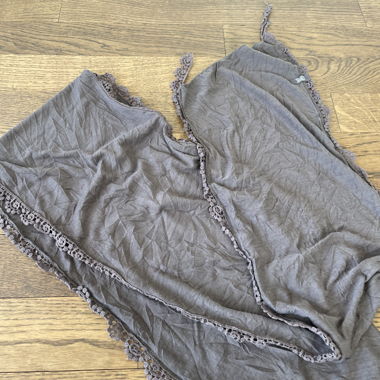 Écharpe brune en dentelle CECIL