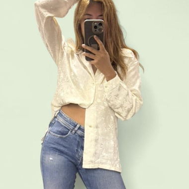 Camicia in raso bianco con fiori