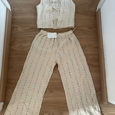 Ensemble deux pièces à broderie