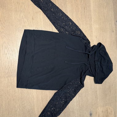 Schwarzer Spitzentunikafür Hoodie
