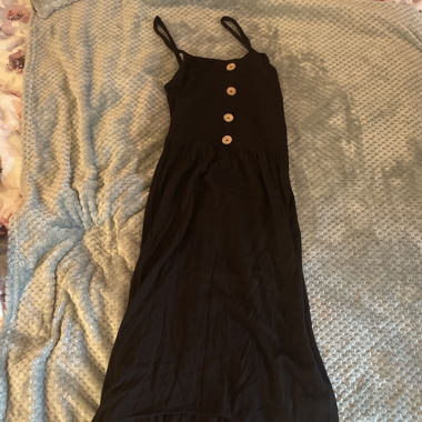 Schwarzes Kleid