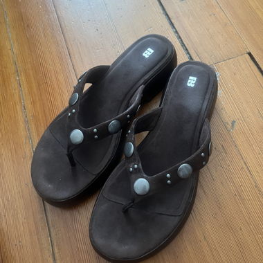 Sandales compensées noires taille 40 même si 41
