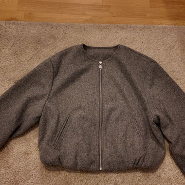 Giacca grigia con zip