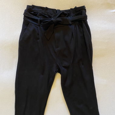 schwarze Stoffhose