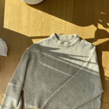Beiger Pulli