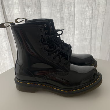 Bottes vernies noires Dr Martens 