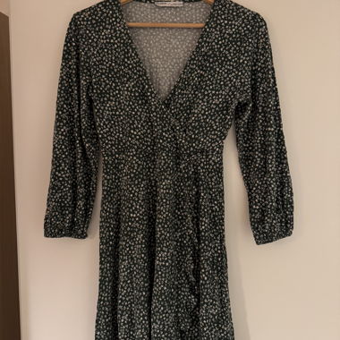 Abito verde a fiori di Pull&Bear