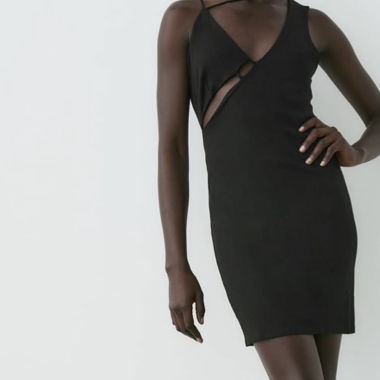 Abito nero cut-out