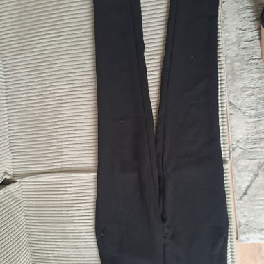 Pantaloni neri aderenti