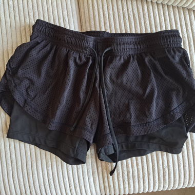 Schwarze Sportshorts