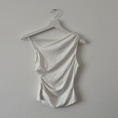 White Asymmetrical Top Pull&Bear