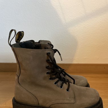 Dr. Martens Stiefel, Neu!