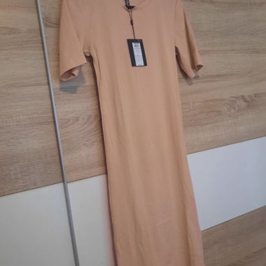 Abito T-shirt rosa. Taglia M tall