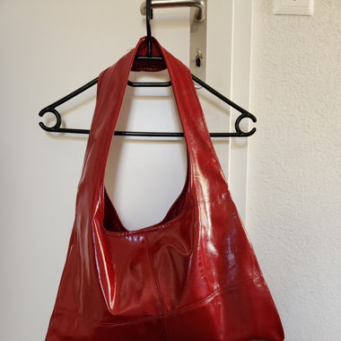 Rote Tasche