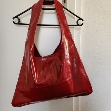 Rote Tasche