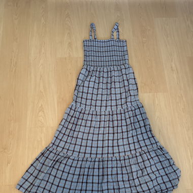 Bodenlanges Blau kariertes kleid