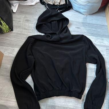 Zara Felpa Nera con Cappuccio