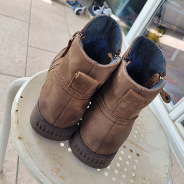 Braune Stiefeletten aus Leder
