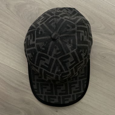 Casquette fendi FF 