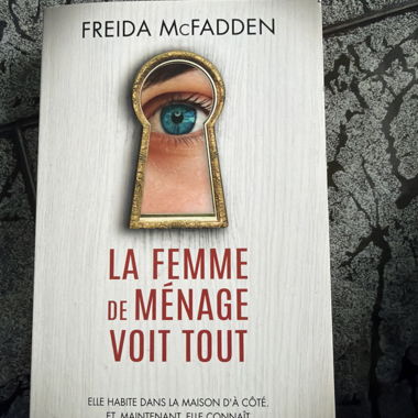 La femme de menage voit tout