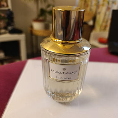 Parfum Radiant Mirage von Estée Lauder