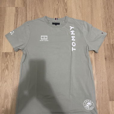 Tommy Hilfiger Grey T-shirt