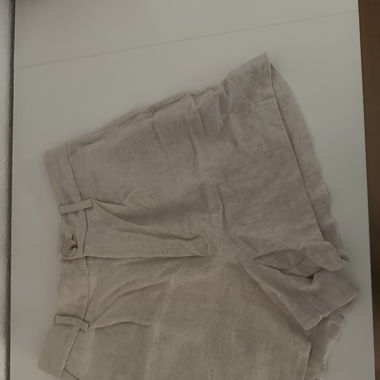 Kurze Stoffhose Stradivarius