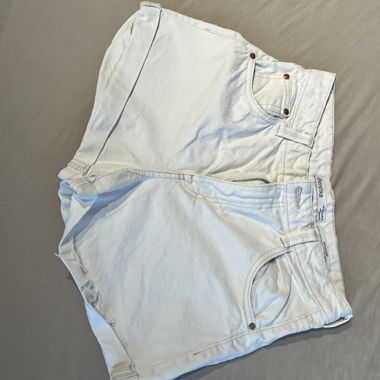 Weisse shorts