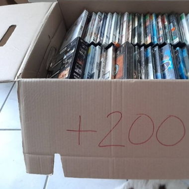 200 DVD'S