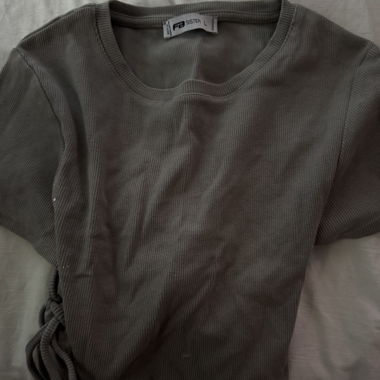 Ripp-T-Shirt mit Schnuerschleife