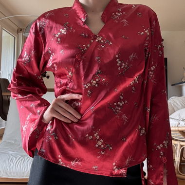 Camicia in raso floreale rossa