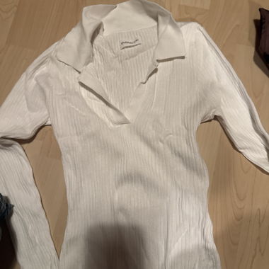 Top côtelé blanc avec col