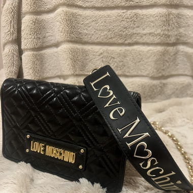 Love Moschino