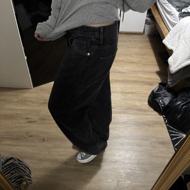 black baggy jeans