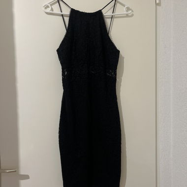 Robe noir dentelle 