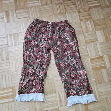Gemusterte Damenhose mit Fransen