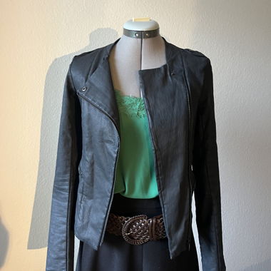 Grauschwarze Perfecto‑Jacke