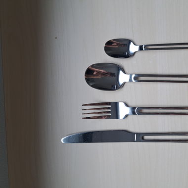 24 Besteckset / cutlery