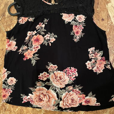 Haut fleuri ONLY