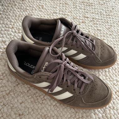 Adidas Sneakers