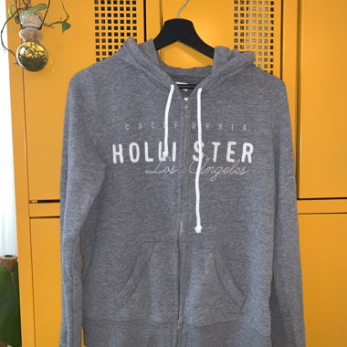 Hollister sweater