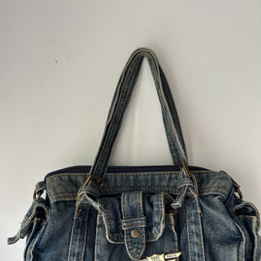 vintage jeanstasche, mit dieselaufstecker dran