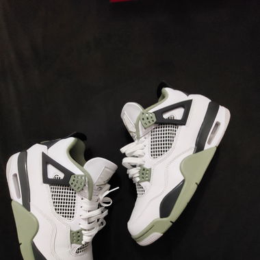 Jordan 4