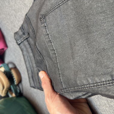 ONLY black jeans