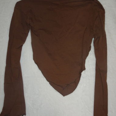 Braunes Off-Shoulder Langarmshirt mit spitzem Saum